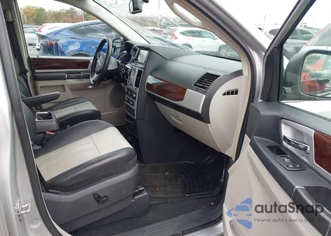 2010 Chrysler Town & Country Touring Plus из США, поврежденный, VIN 2A4RR8DX3AR321499